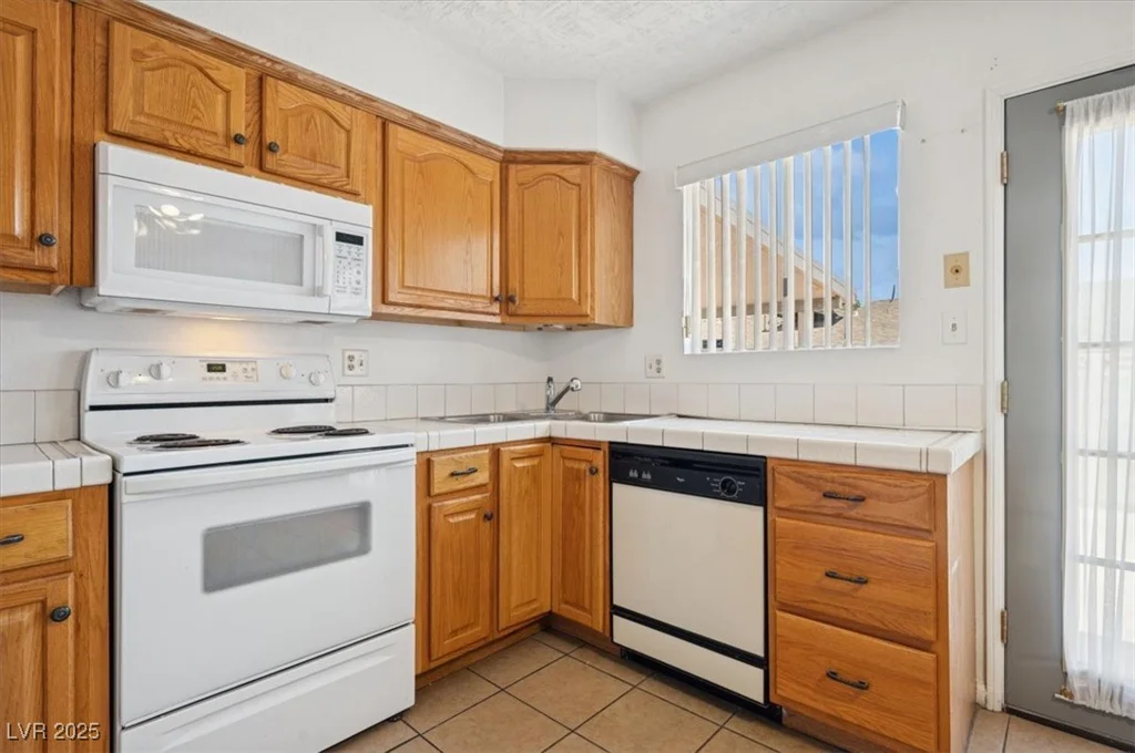 460 Crestway, Henderson, NV 89015