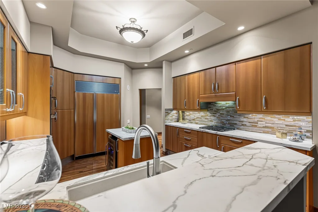 2877 Paradise, Las Vegas, NV 89109