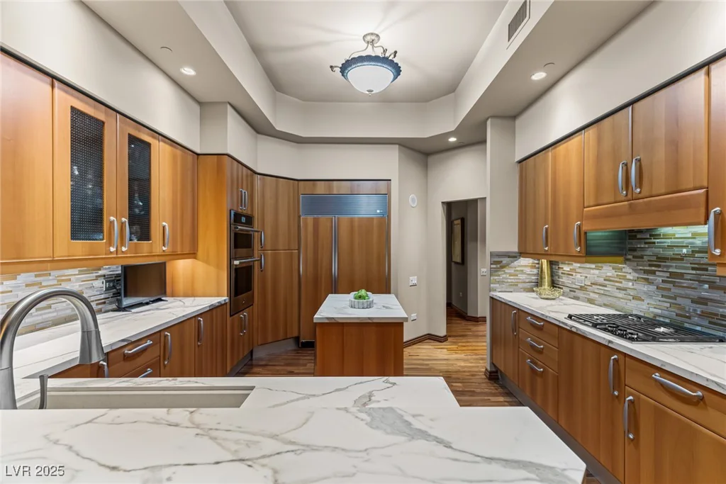 2877 Paradise, Las Vegas, NV 89109