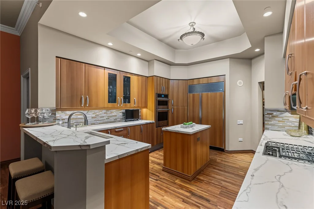 2877 Paradise, Las Vegas, NV 89109
