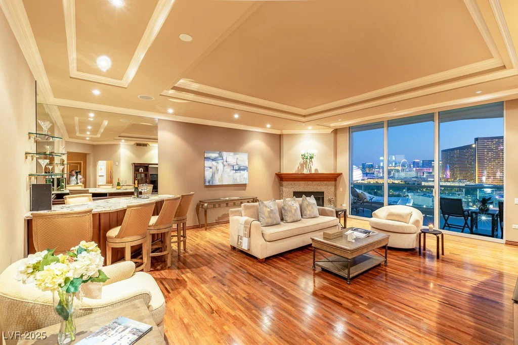 2877 Paradise, Las Vegas, NV 89109