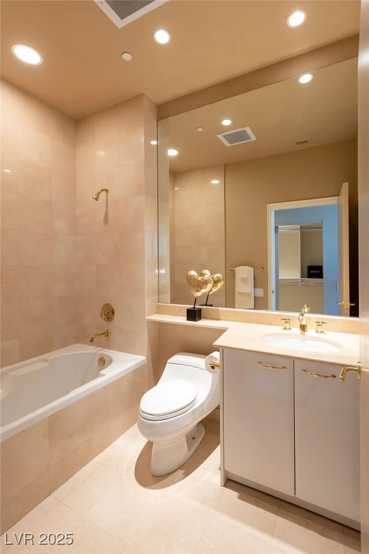 2877 Paradise, Las Vegas, NV 89109