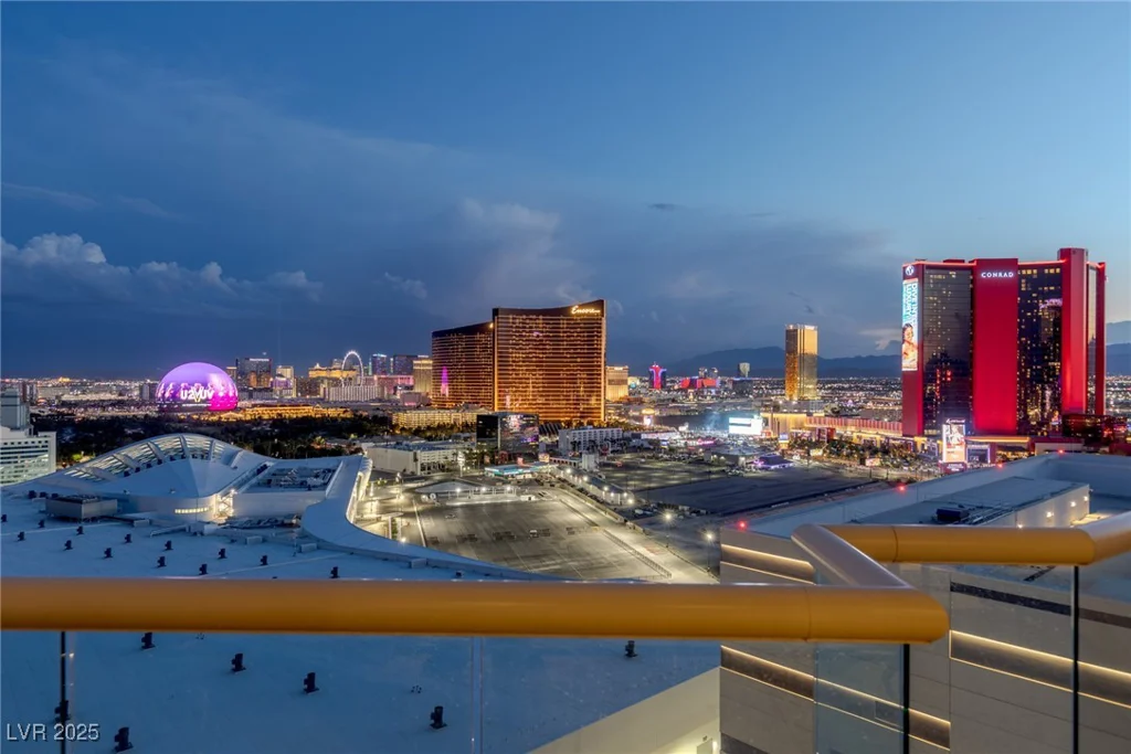 2877 Paradise, Las Vegas, NV 89109