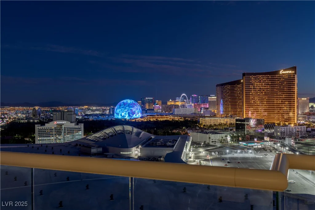 2877 Paradise, Las Vegas, NV 89109