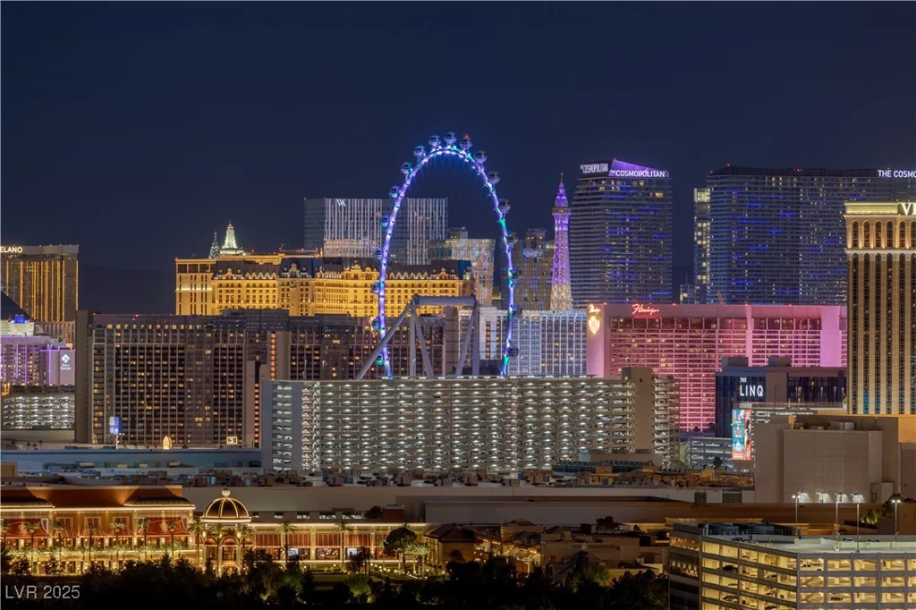 2877 Paradise, Las Vegas, NV 89109
