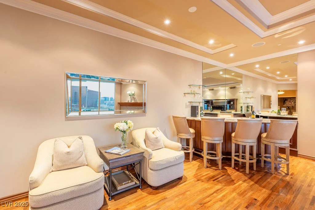 2877 Paradise, Las Vegas, NV 89109