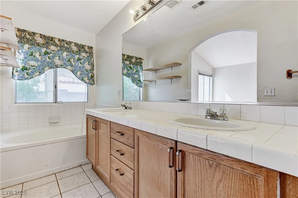5016 Jacarilla, North Las Vegas, NV 89031