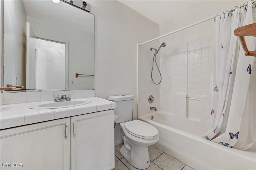 5016 Jacarilla, North Las Vegas, NV 89031
