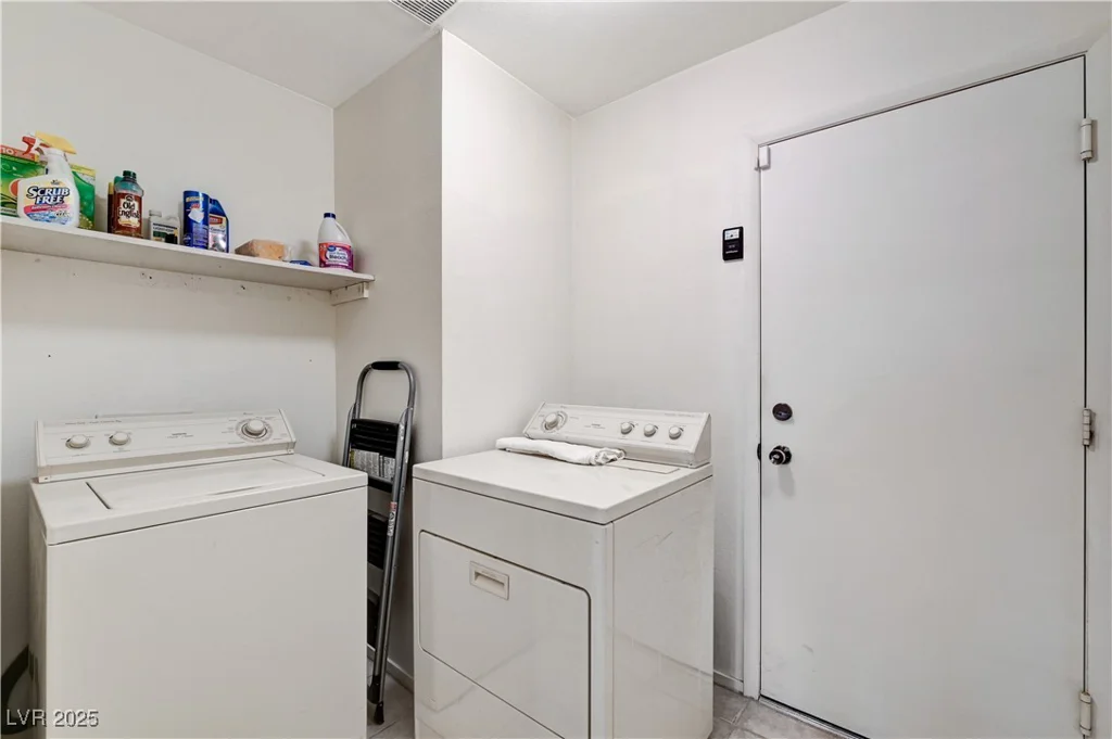 5016 Jacarilla, North Las Vegas, NV 89031