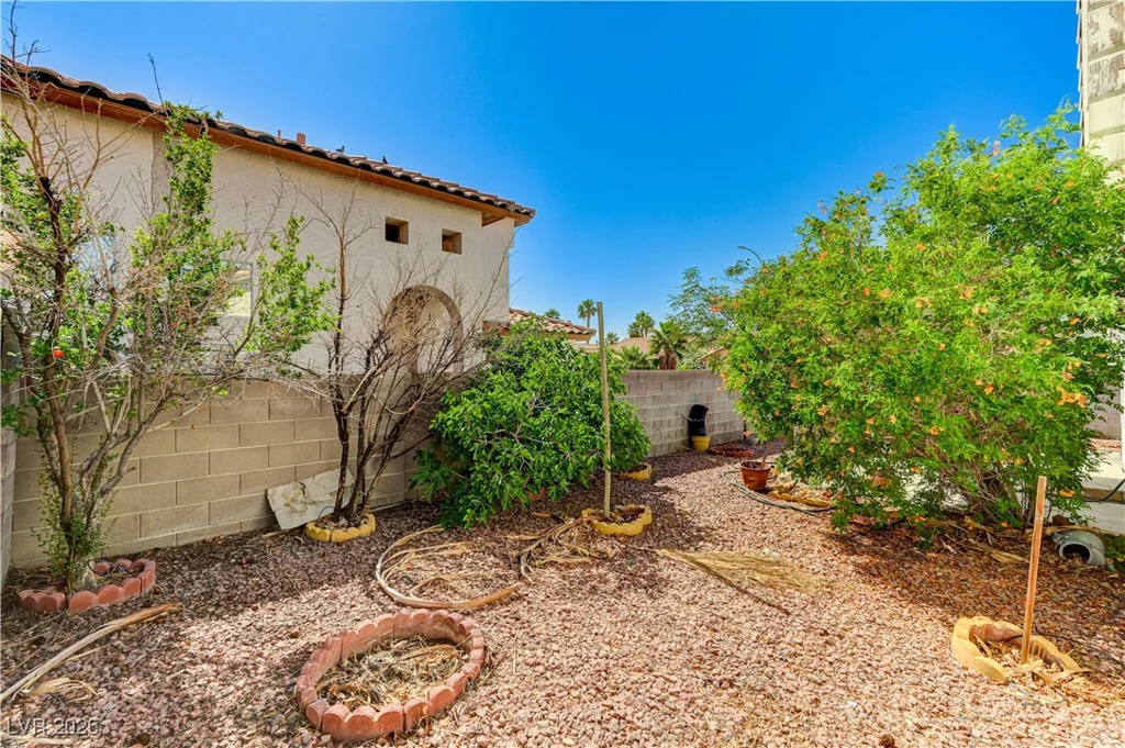 5016 Jacarilla, North Las Vegas, NV 89031