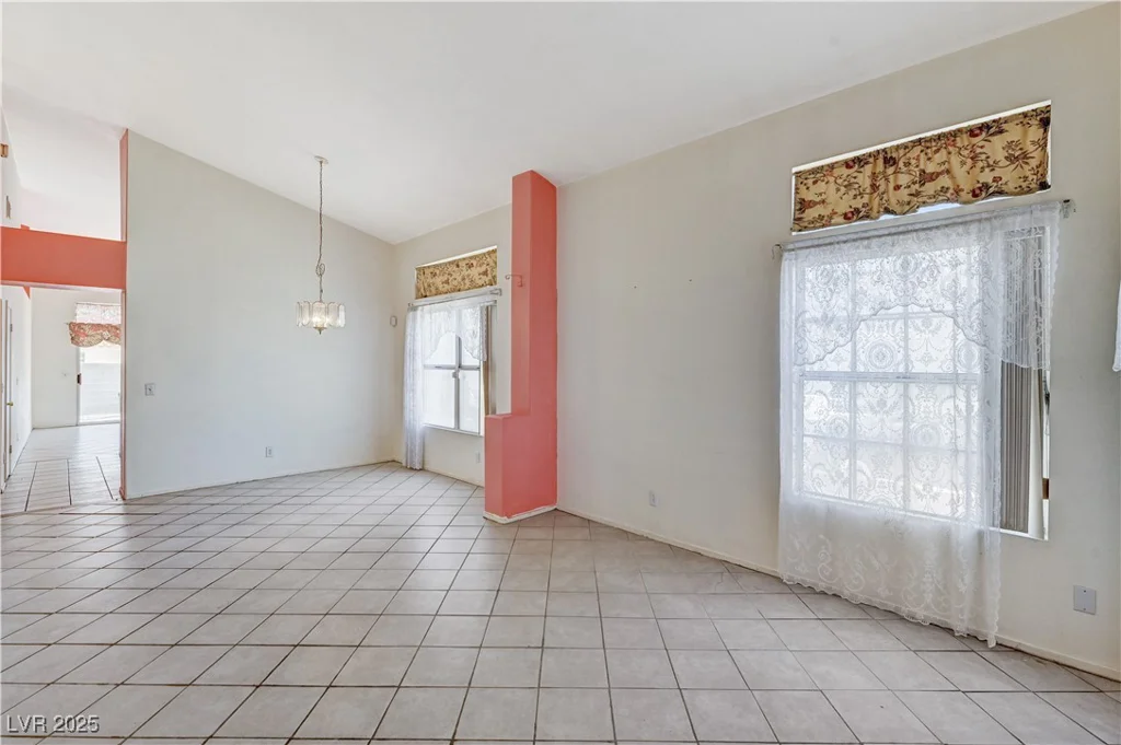 5016 Jacarilla, North Las Vegas, NV 89031