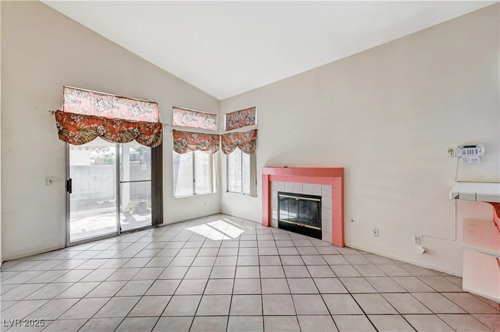 5016 Jacarilla, North Las Vegas, NV 89031