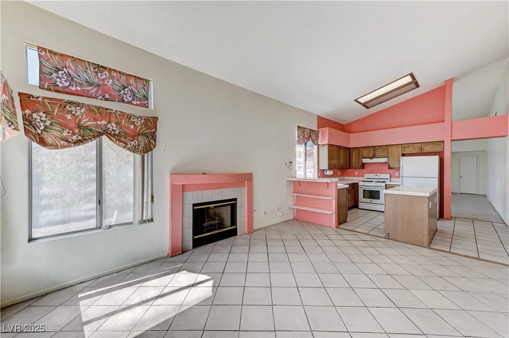 5016 Jacarilla, North Las Vegas, NV 89031