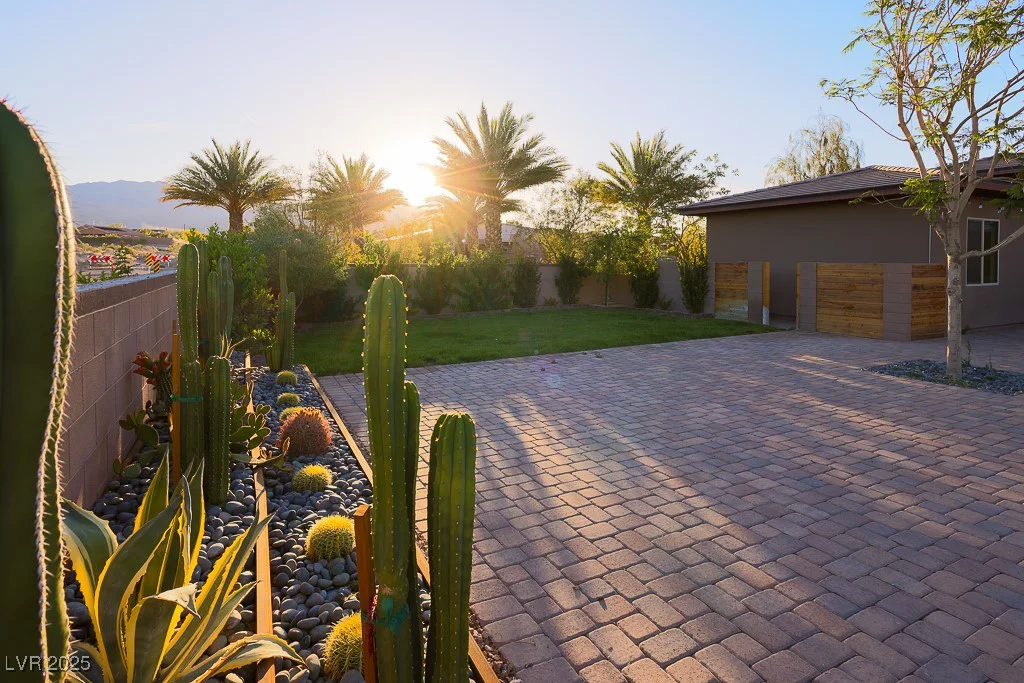 6110 Pebble Glen, Las Vegas, NV 89149