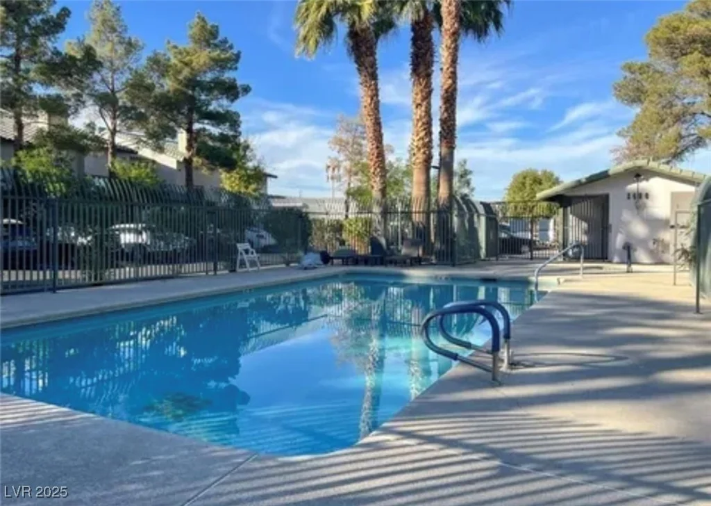 2480 Old Forge, Las Vegas, NV 89121