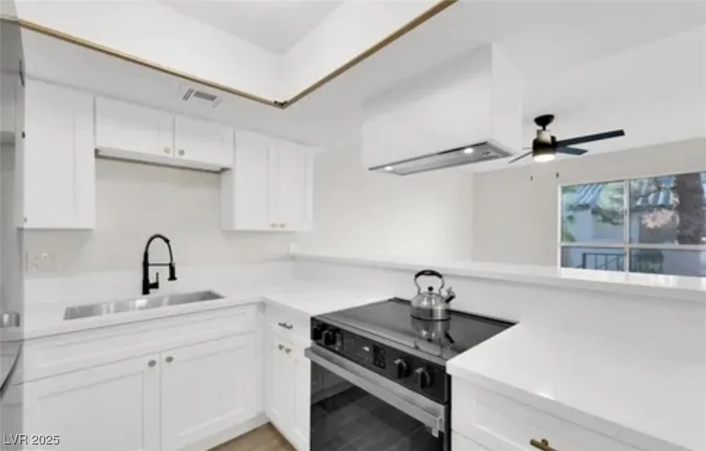 2480 Old Forge, Las Vegas, NV 89121