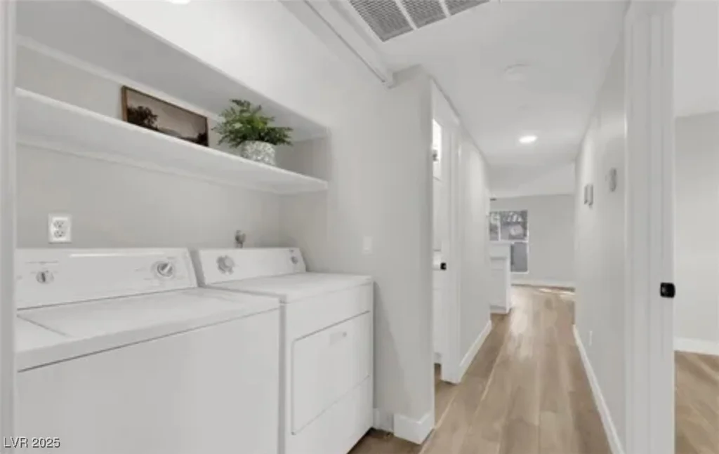 2480 Old Forge, Las Vegas, NV 89121