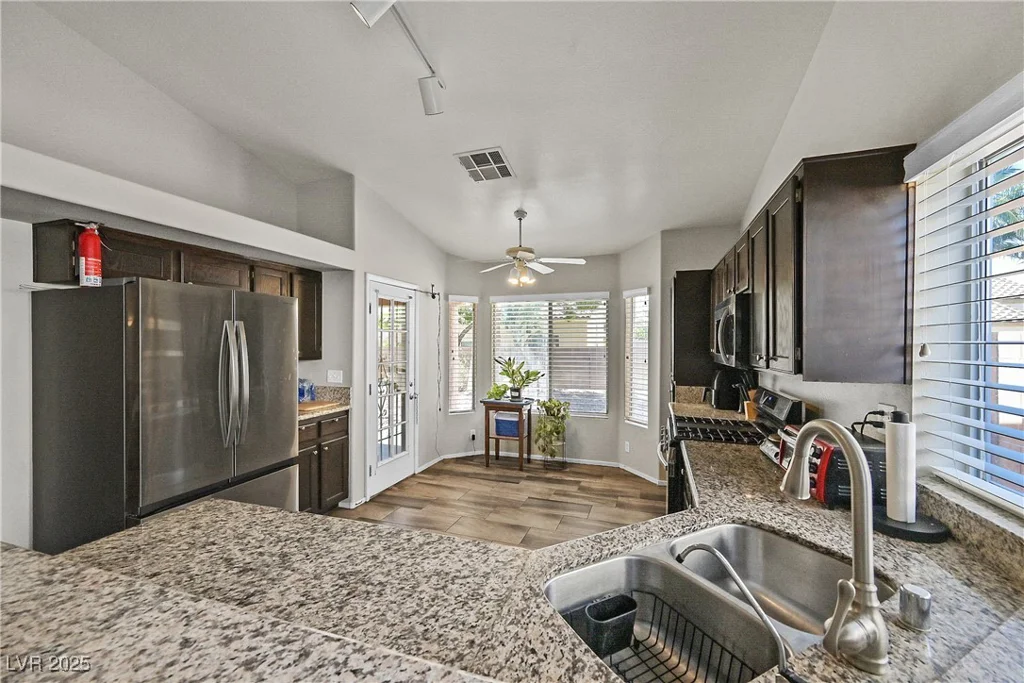 6125 Desert Haven, Las Vegas, NV 89130