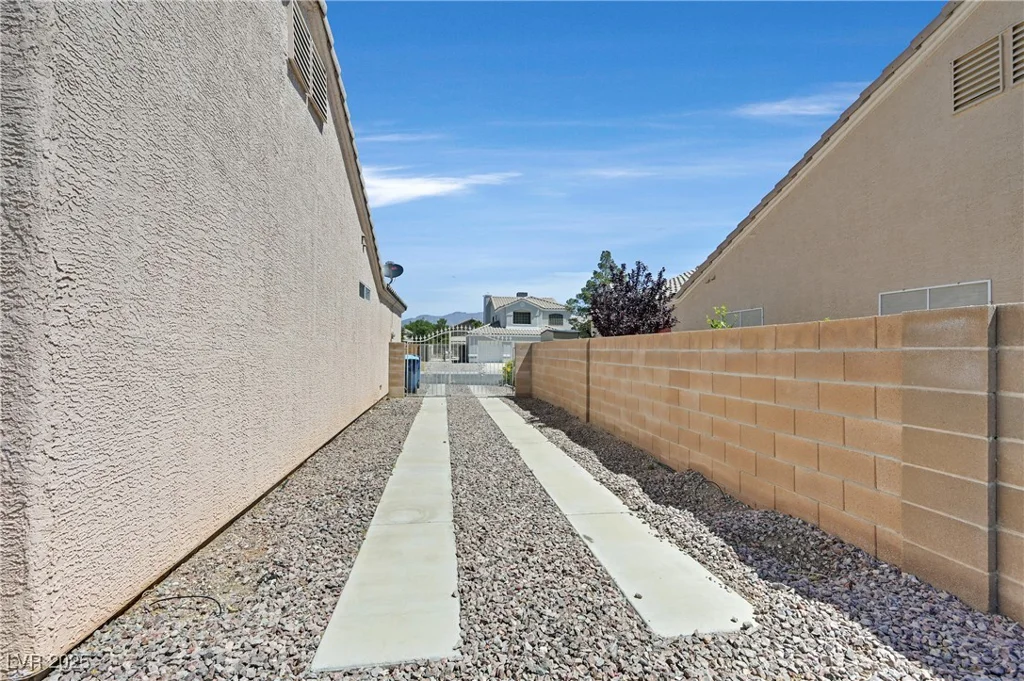 6125 Desert Haven, Las Vegas, NV 89130