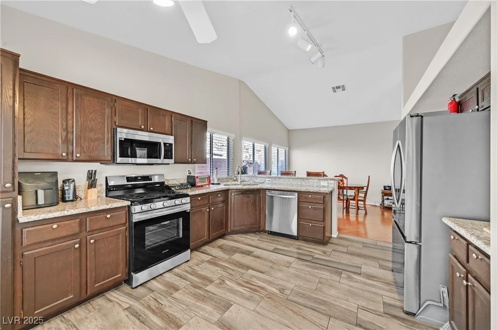 6125 Desert Haven, Las Vegas, NV 89130