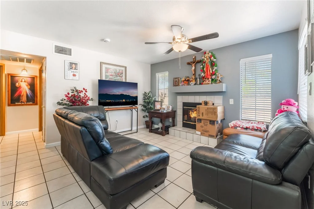4648 Krissylouise, Las Vegas, NV 89121