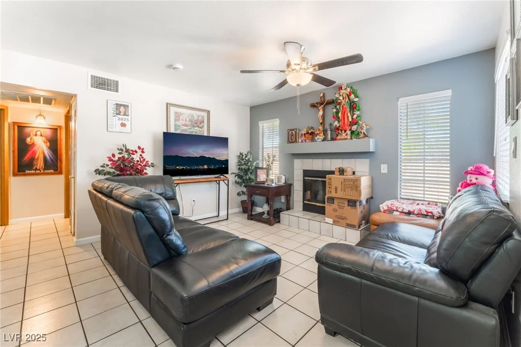 4648 Krissylouise, Las Vegas, NV 89121