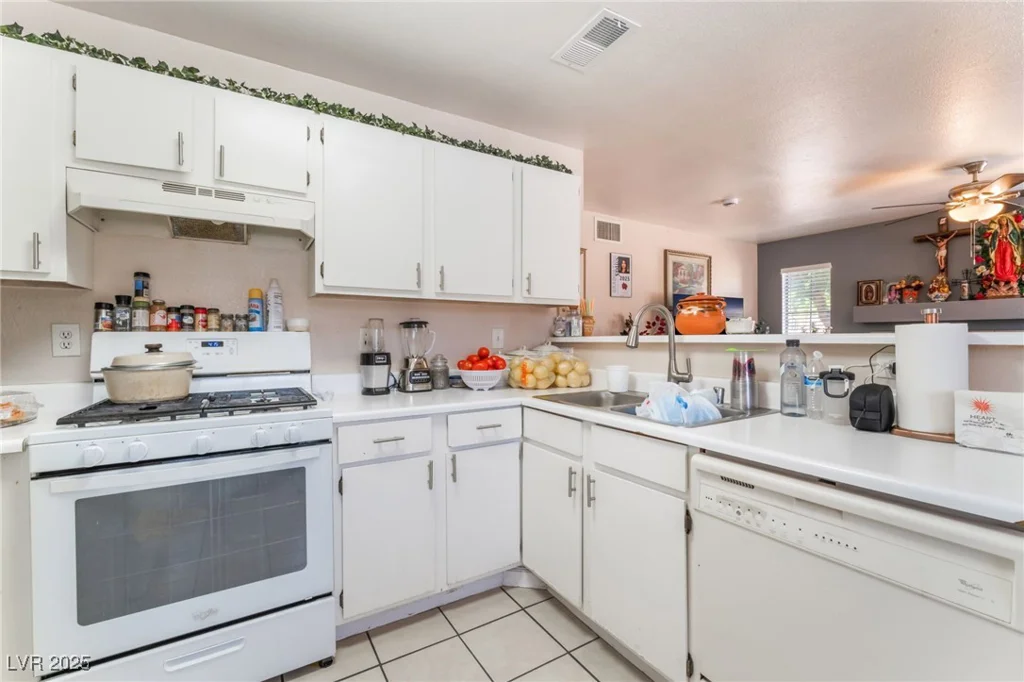 4648 Krissylouise, Las Vegas, NV 89121
