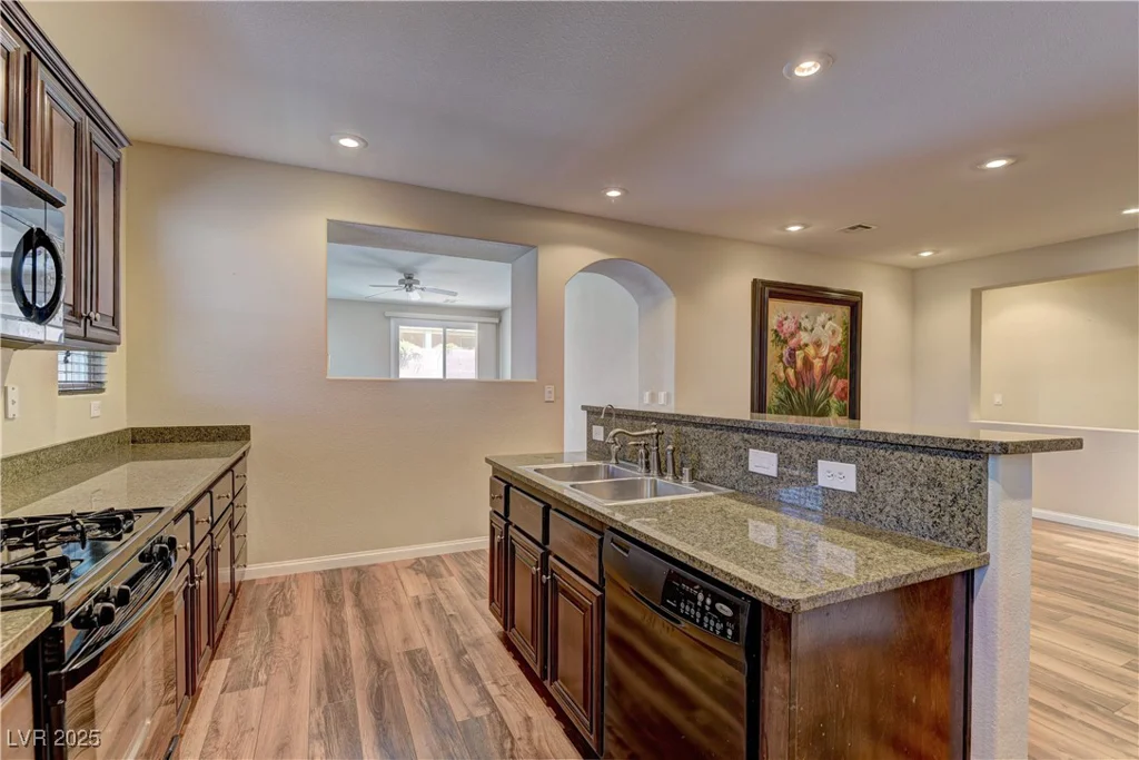 9120 Parkstone, Las Vegas, NV 89178