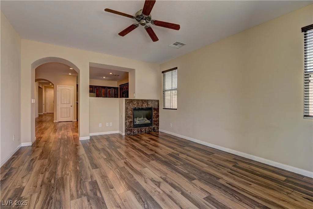 9120 Parkstone, Las Vegas, NV 89178