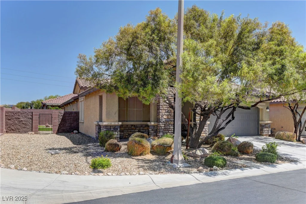 9120 Parkstone, Las Vegas, NV 89178