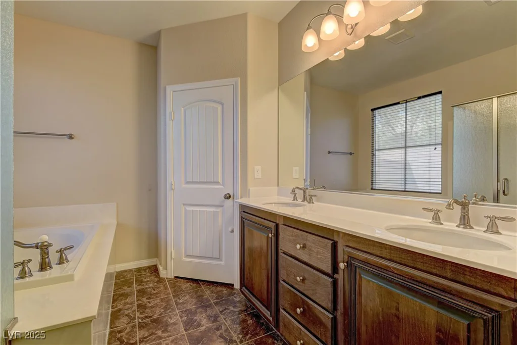 9120 Parkstone, Las Vegas, NV 89178