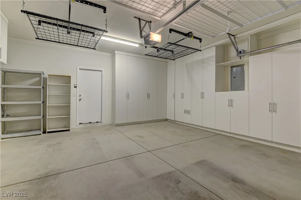 9120 Parkstone, Las Vegas, NV 89178