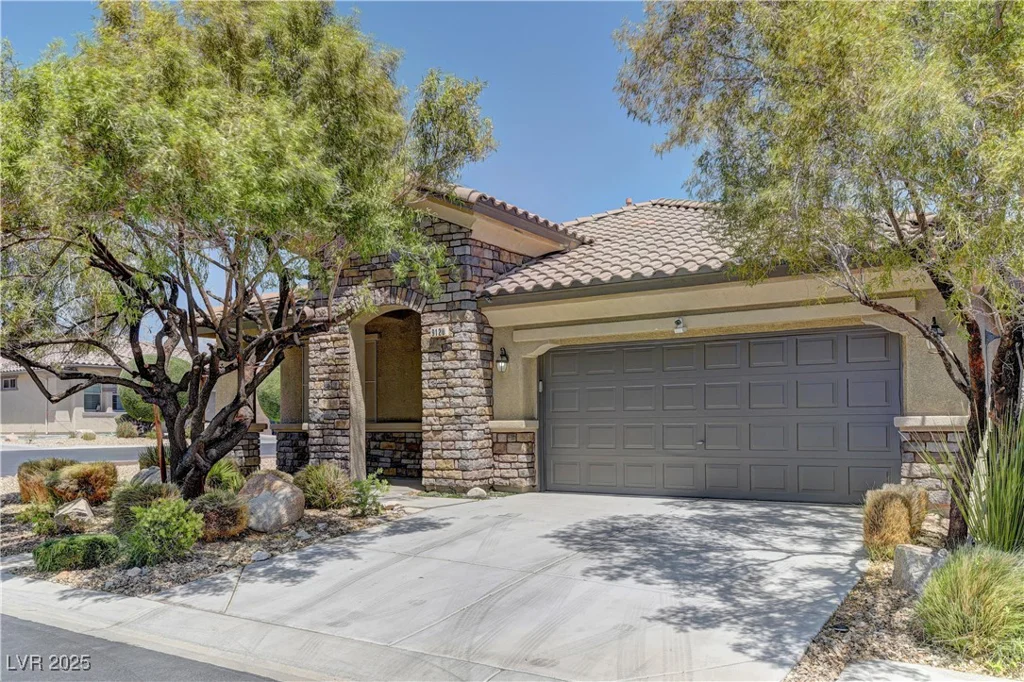 9120 Parkstone, Las Vegas, NV 89178