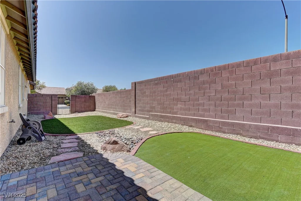 9120 Parkstone, Las Vegas, NV 89178