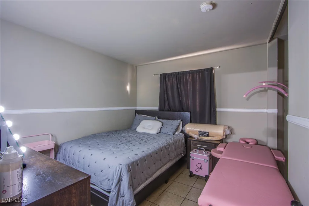 320 Ellen Marie, Las Vegas, NV 89110