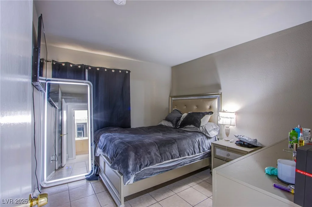 320 Ellen Marie, Las Vegas, NV 89110