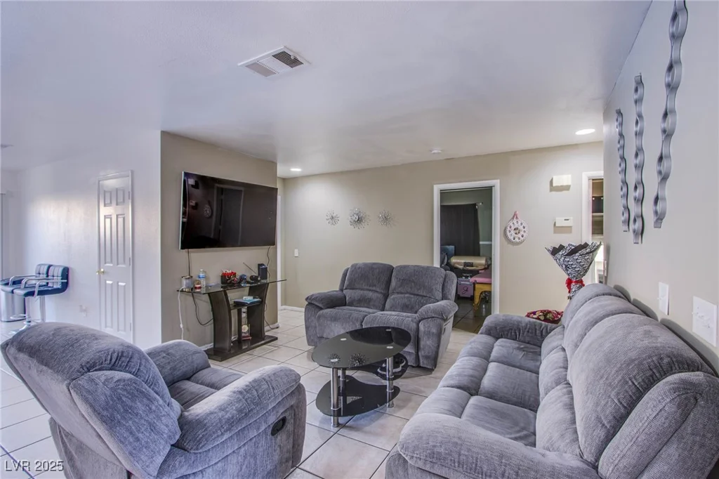 320 Ellen Marie, Las Vegas, NV 89110