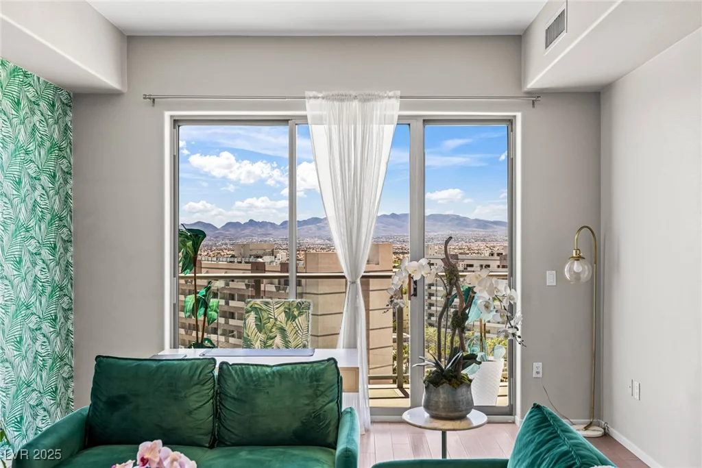 8255 Las Vegas, Las Vegas, NV 89123