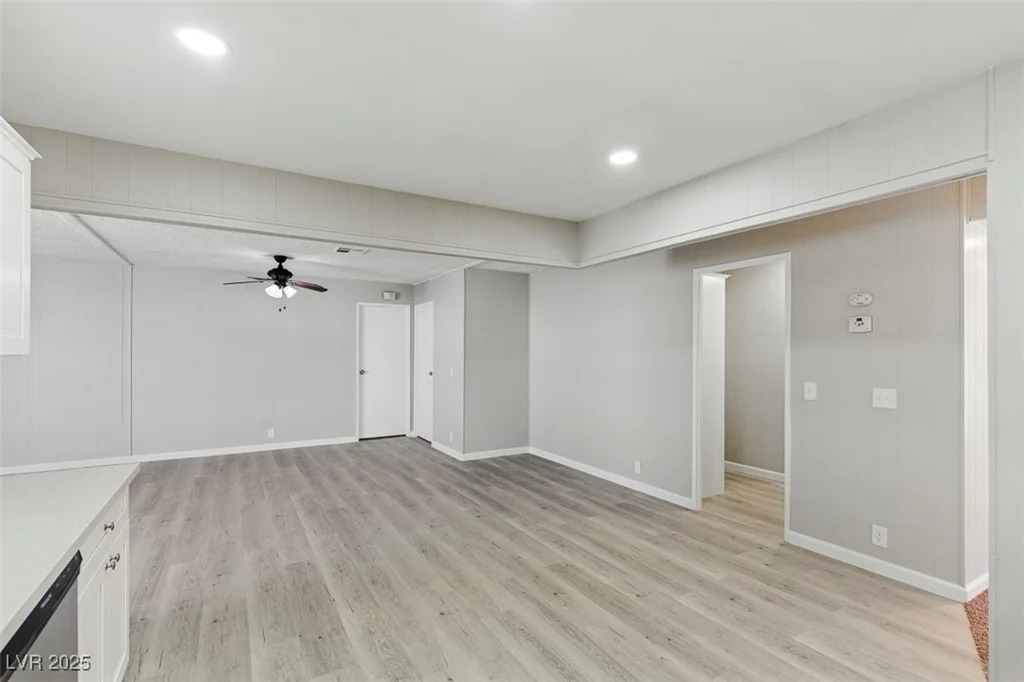 3542 Isle Royale, Las Vegas, NV 89122
