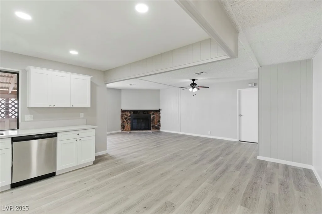 3542 Isle Royale, Las Vegas, NV 89122