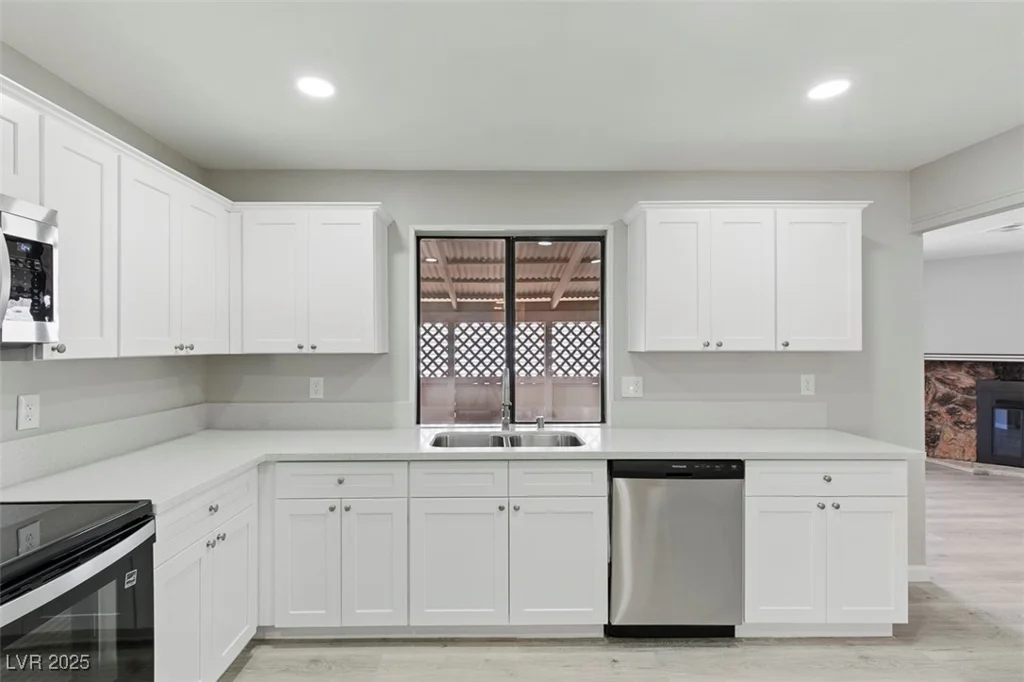 3542 Isle Royale, Las Vegas, NV 89122