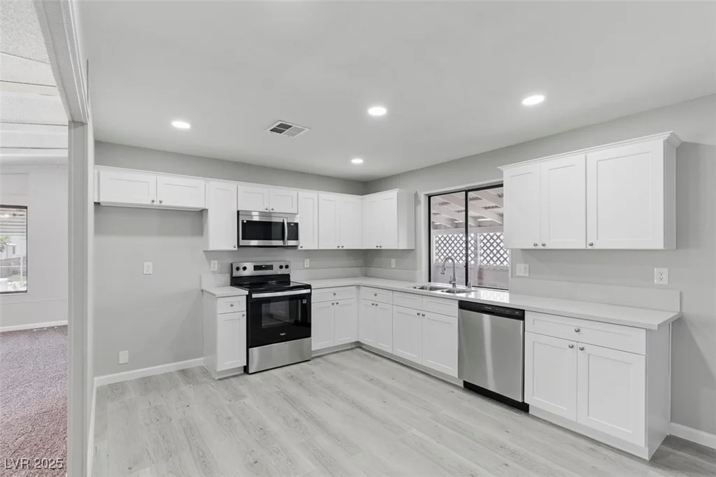 3542 Isle Royale, Las Vegas, NV 89122
