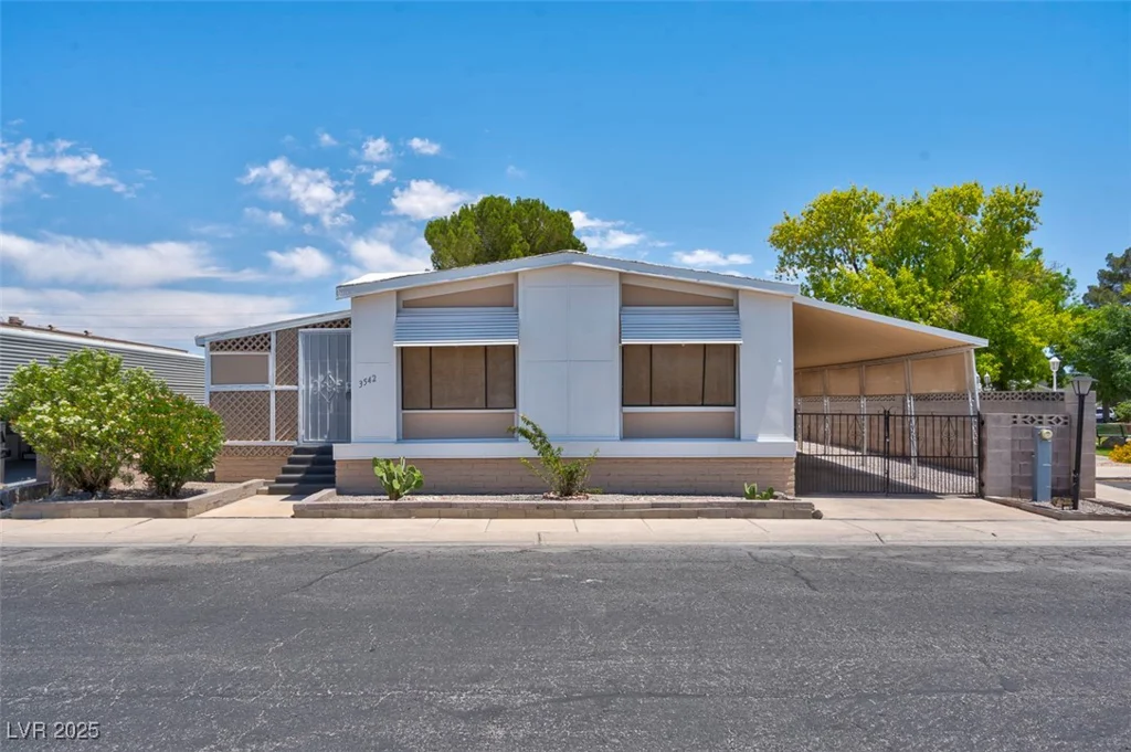 3542 Isle Royale, Las Vegas, NV 89122