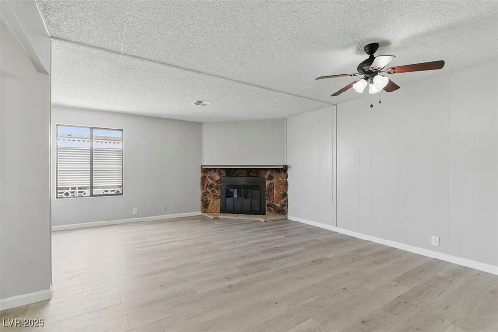 3542 Isle Royale, Las Vegas, NV 89122