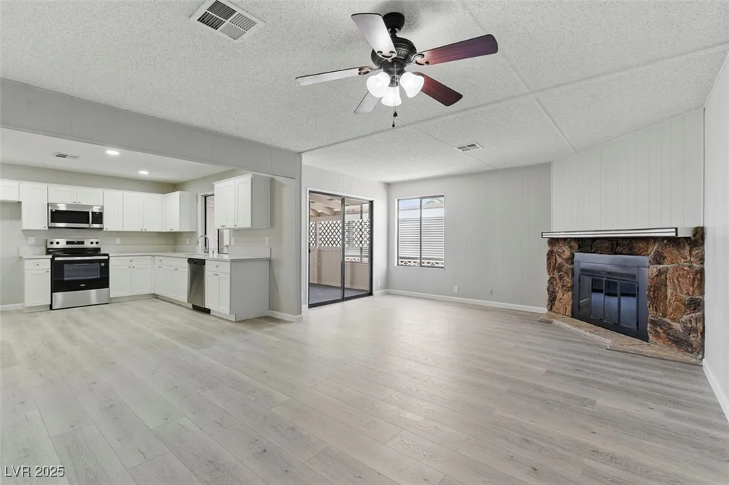 3542 Isle Royale, Las Vegas, NV 89122