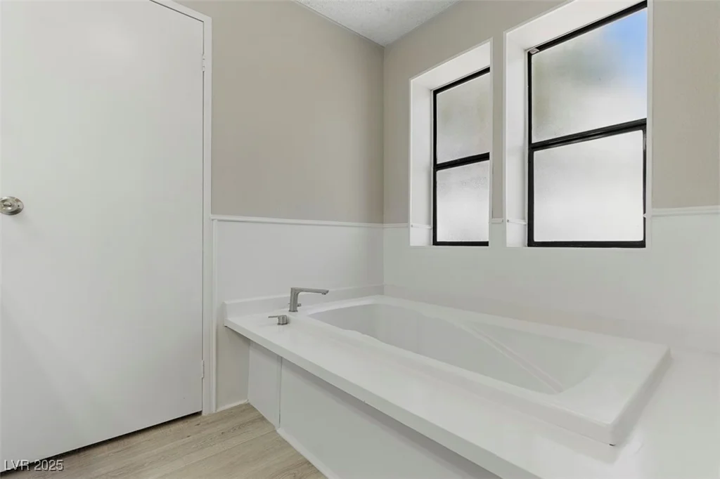 3542 Isle Royale, Las Vegas, NV 89122
