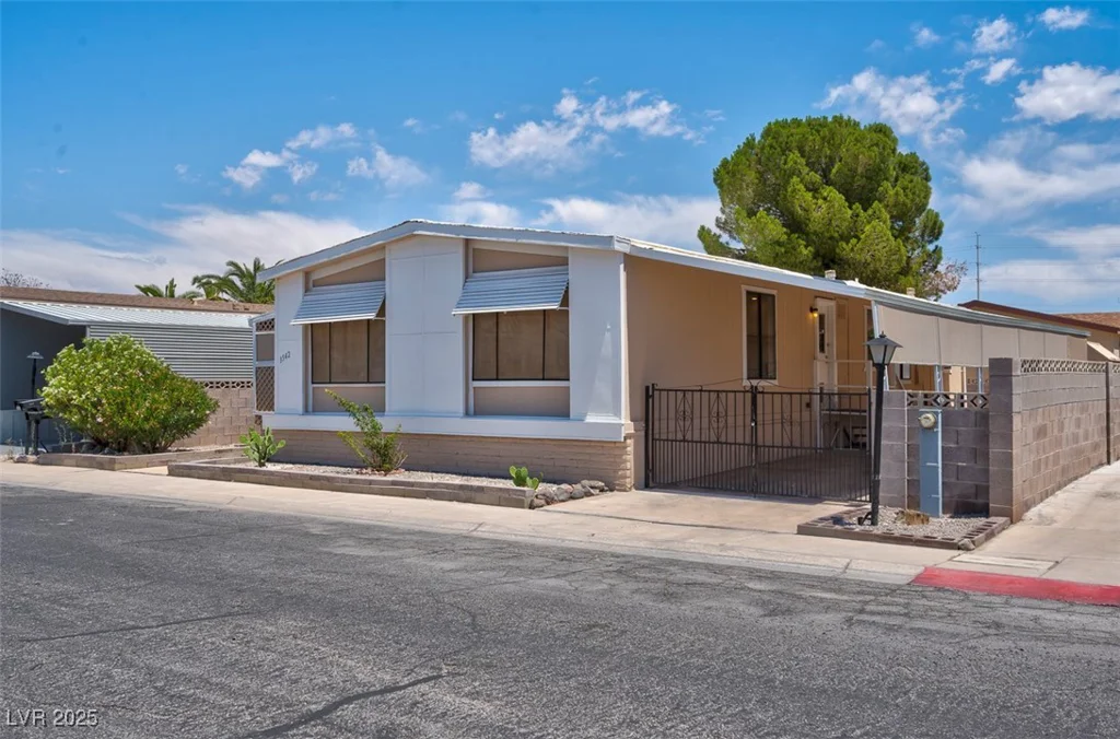 3542 Isle Royale, Las Vegas, NV 89122