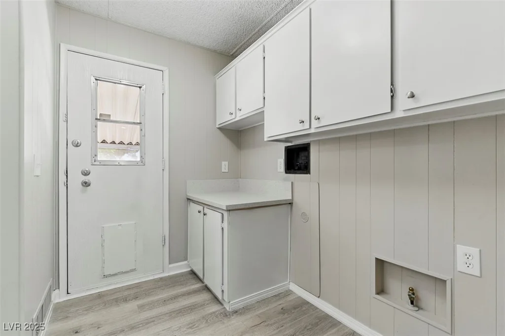 3542 Isle Royale, Las Vegas, NV 89122