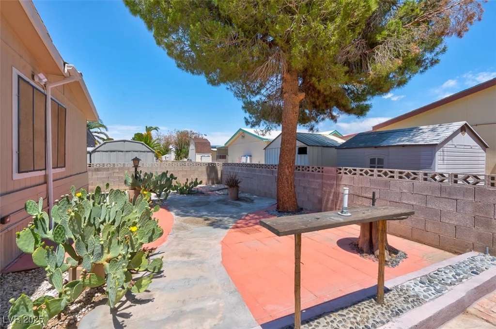 3542 Isle Royale, Las Vegas, NV 89122