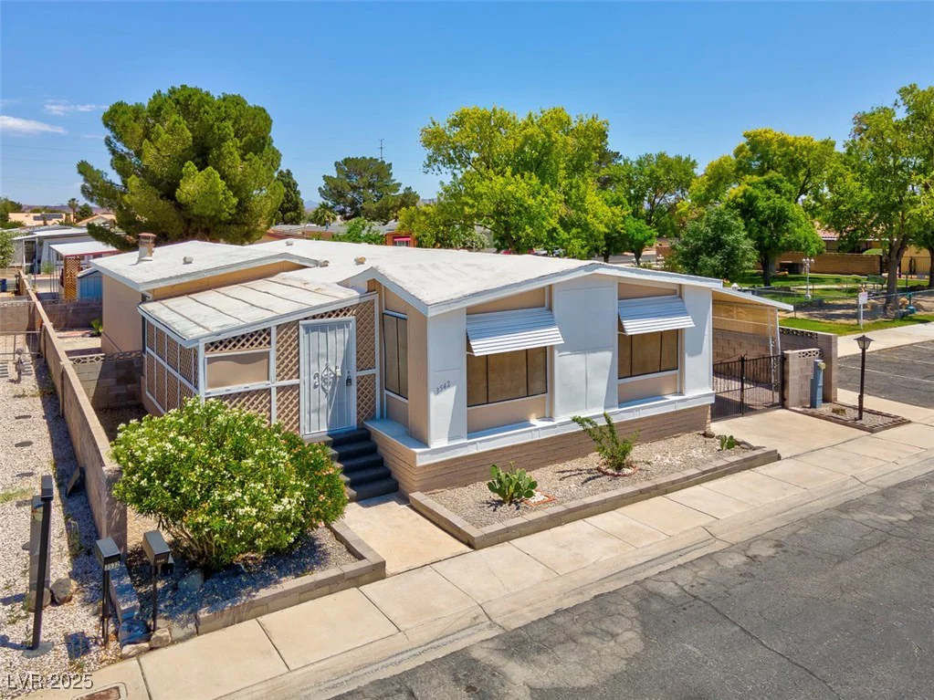 3542 Isle Royale, Las Vegas, NV 89122